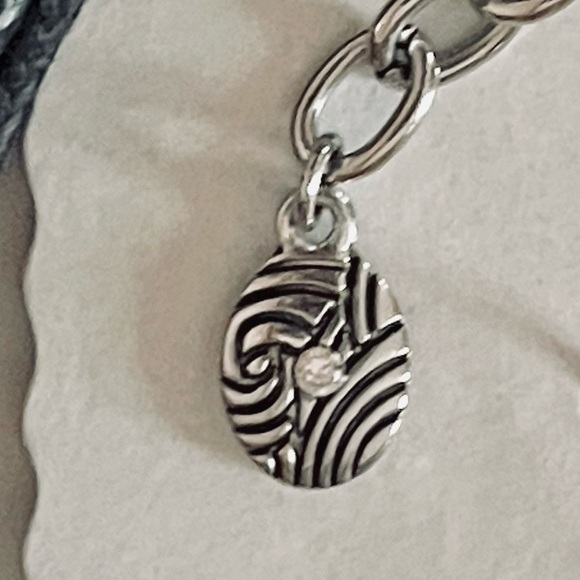 Silvertone Floral Embossed Medallion Multi Strand Necklace Matching Earring Set - Picture 16 of 16